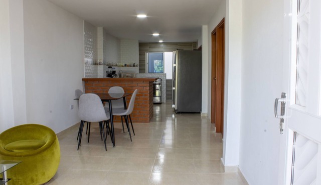 Comodo Apto 3 Habitaciones y 2 Baños