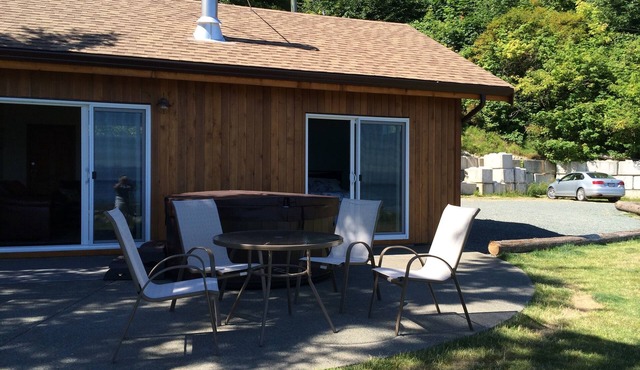 Comox Valley Walk-On Oceanfront Cottage (B) At Udina Bay on Vancouver Island