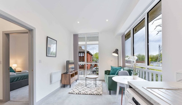 Compact 1 Bedroom Apartment in Dudley