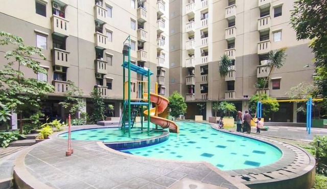 Compact 3Br At Gateway Ahmad Yani Cicadas Apartment