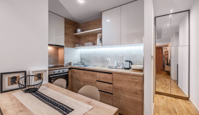 Compact, Central Studio 5 min to Beach in Budva