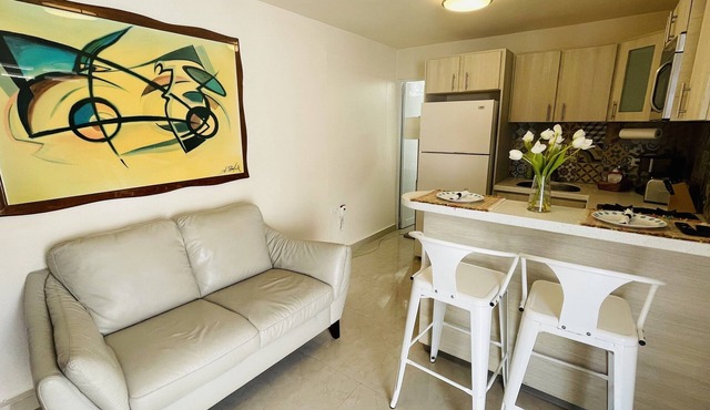 Compact Haven with Private Entrance and FREE Parking and Laundry