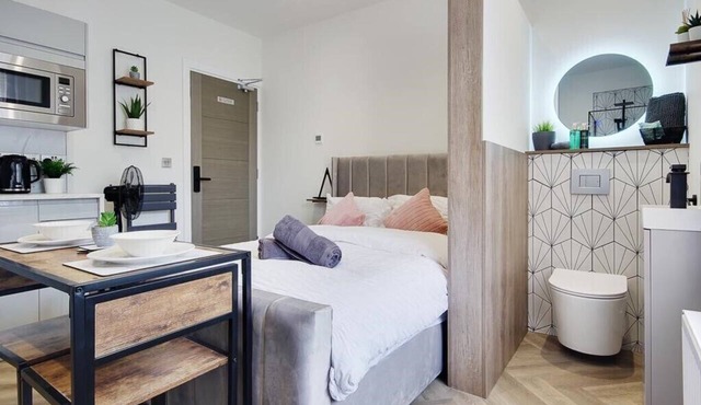 Compact Unique Suite