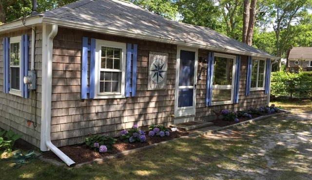 Compass Rose Cottage ★ Steps to Flax Pond & Nature Trails ★ Kayaks