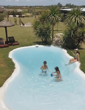 Complejo "La Roca" - Cabañas y Hospedaje