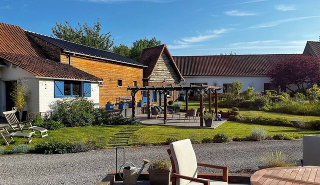 Complete farmhouse estate: 3 gites & private jacuzzi