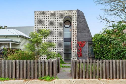 Complete Host Northcote House