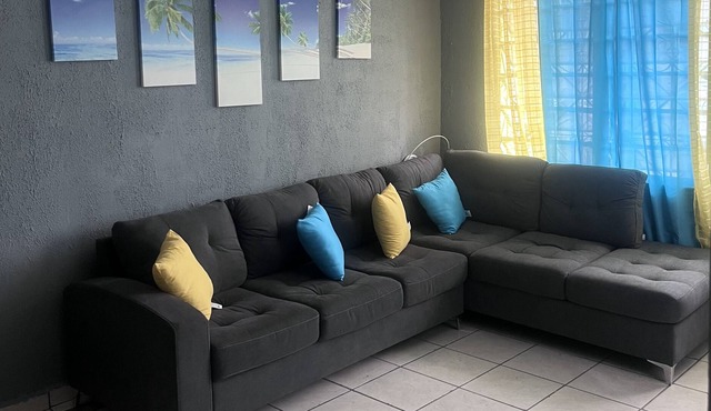 COMPLETE HOUSE! STEPS TO SURFING, RESTAURANTS, PARKS AND SO MUCH MORE