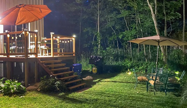 Complete privacy, large house - hot tub, sauna, 14 acres property, pet friendly