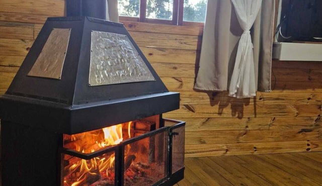 Complete Site, With Fireplace, Family and Friends!