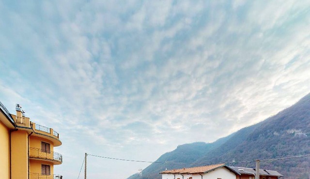 Complete vacation apartment between lake and mountains