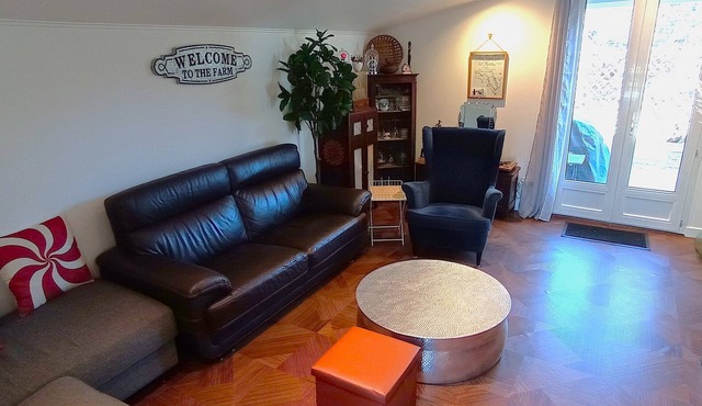 Complete villa sleeps 10