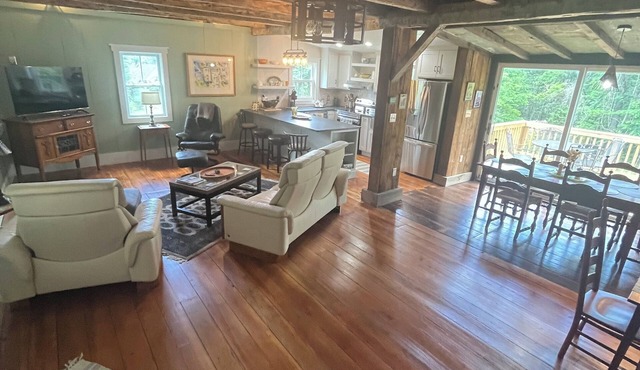 Completely modernized and restored 18th Century FarmHouse