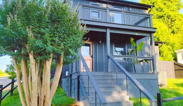Completely remodled Victorian era home downtown Lynchburg VA