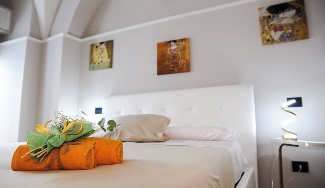 Completely renovated period house located in the historic center of the city