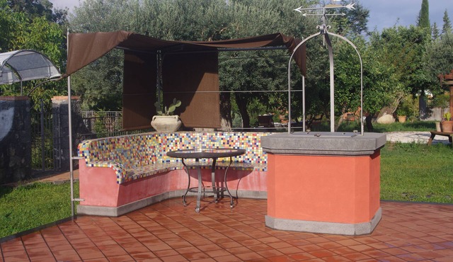 Completely renovated ancient millstone with private pool with Jacuzzi.