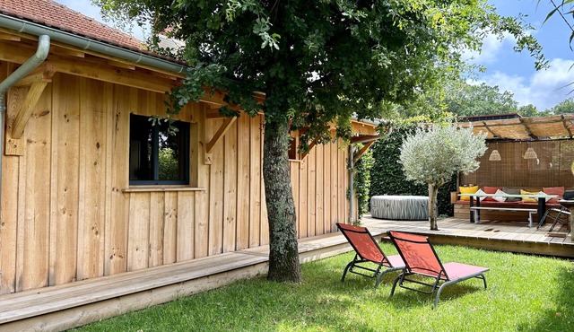 Completely renovated traditional Basin house -Ideal location-.