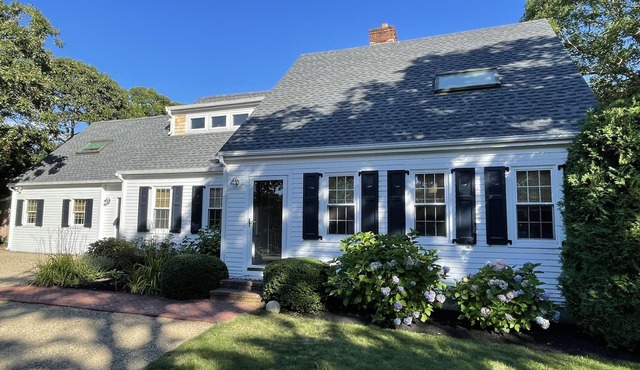 Completely renovated Edgartown cape with New Pool ~ Sleeps 14