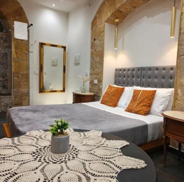 Concio Aureo - Hermitage Room