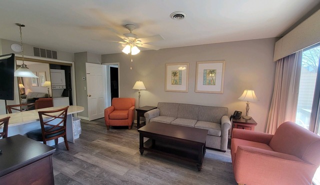 CONDO 2 Bedrooms & 2 Full Bathrooms - LINENS INCLUDED