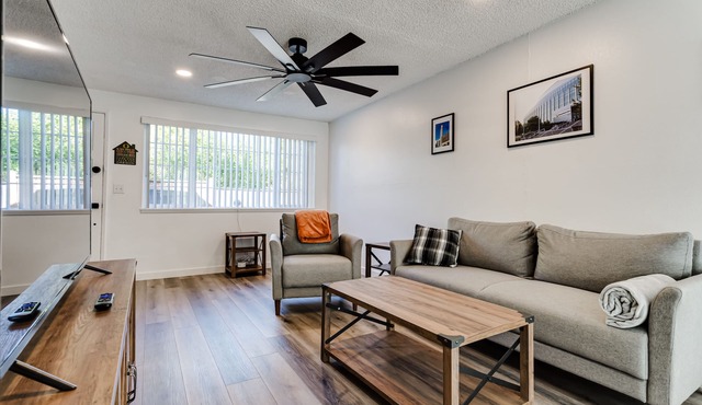 😍 Condo (#2) UO, Autzen Stadium, Amazon Park, Enjoy Eugene!