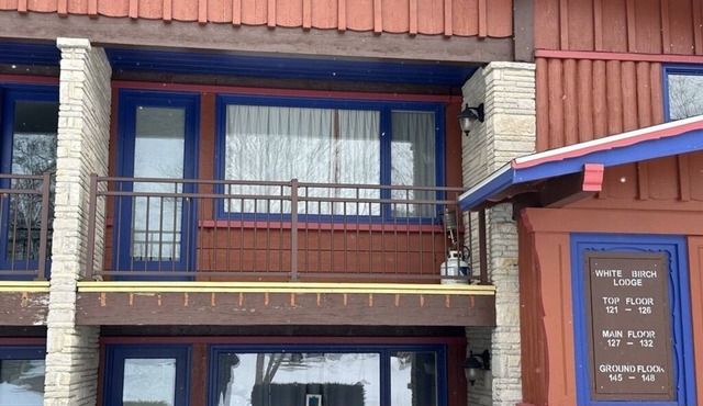 Condo on Otsego Resort in Gaylord fun for every season. Golf an skiing