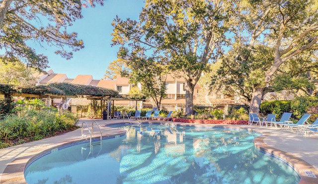 Condo steps away from beach with pool & view of Calibogue Sound