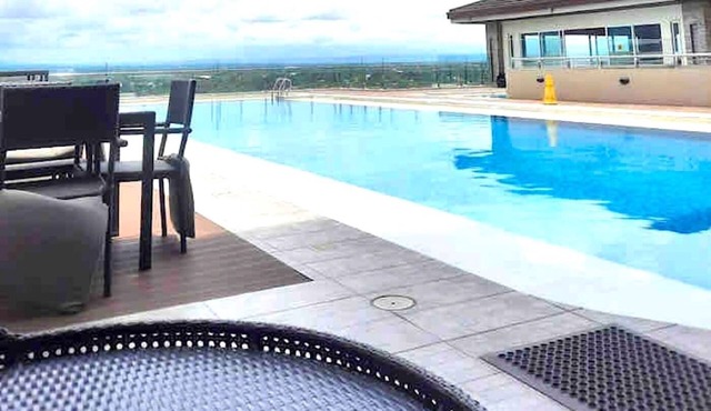 Condo w/ Direct Access To Mall, Pool, Gym, Wifi