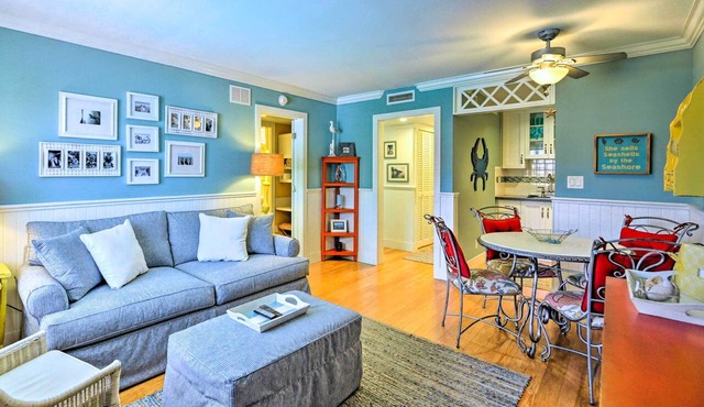 Condo w/Pool Access: Walk to Shopping & Beach!