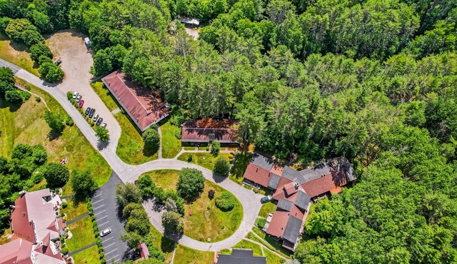 Condo with private community beach/pond access - on-site tennis & golf nearby