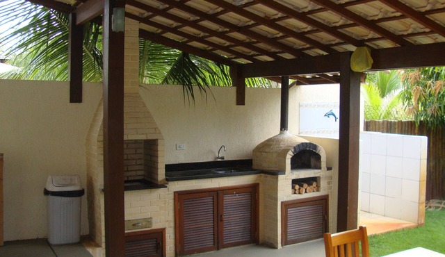 Condominium in front of a beautiful Guarajuba beach, 200 meters on foot, with WIFI and SKY