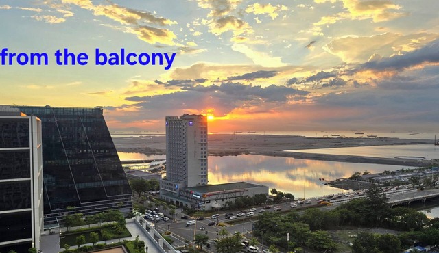 Condotel with balcony in Pasay Manila near MOA. NAIA Airport, PICC