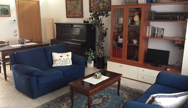 Confortable and quite. Perfect for who want to visit Florence. Easy Parking.