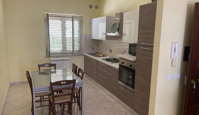 Confortevole e Luminoso Appartamento 100mq a Falerna con Vista sul Paese e sul Promontorio con Free WiFi Free Parking e Smart TV