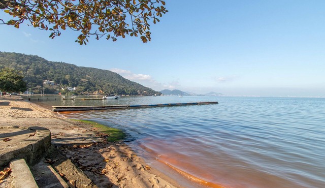 Conforto próximo ao mar em Sambaqui RA3329