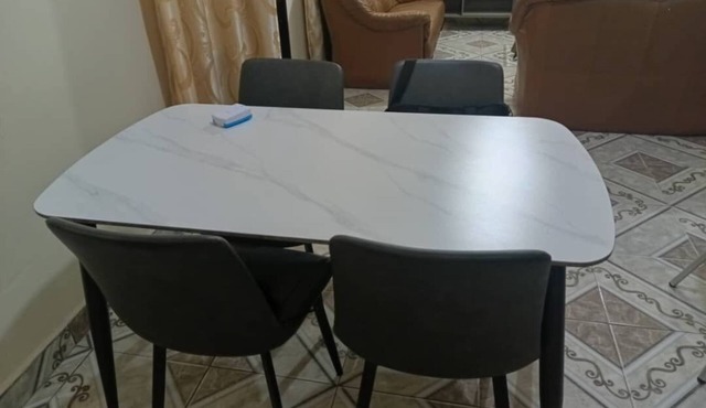 Congo Logement Apparemment Meublé Près du Parlement de Kinshasa a Beau-vent