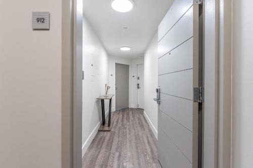 Connected Hotel Arya Studios 2 Beds 2 Baths Kitchen Free 2 Car Parking