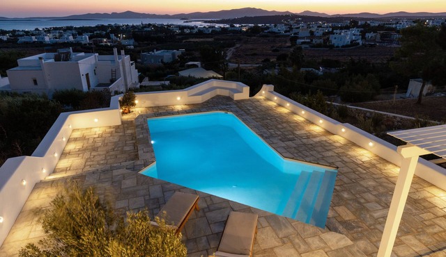 Constamar Villa, Swimming pool - 10min walk from Alyki Center!