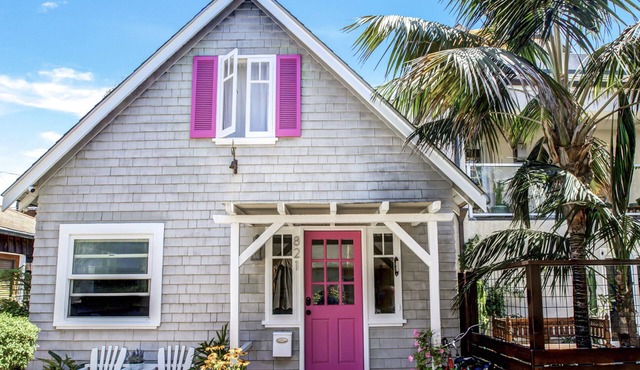 Construction Discount - Mission Beach Adorable Cottage - 2 Story Beach Cottage!
