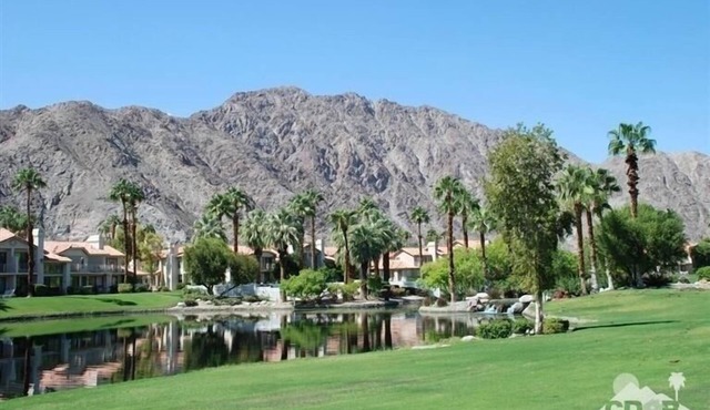 CONTACT FOR DATES . BEAUTIFUL MOUNTAIN AND LAKE VIEWS FROM EVERY WINDOW