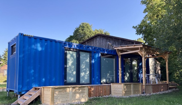 Container Tiny House mit Parkplatz, Glasfaser, Netflix, Veranda