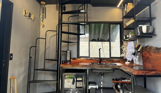 Container with projector, wi-fi and garage - 20km from Brotas