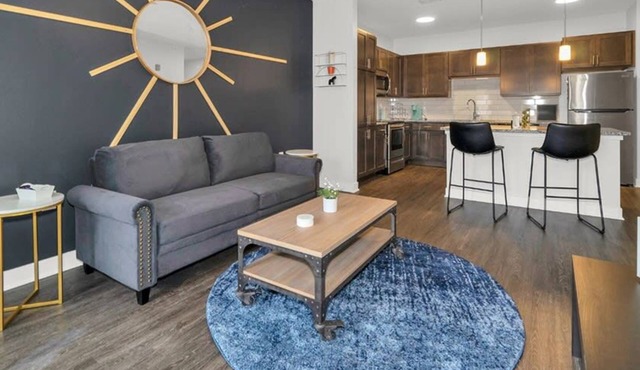 Contemporary 1 BDRM Apt with Pool Parking Gym