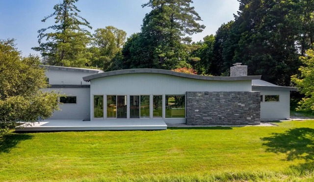 Contemporary Berkshire Home with Views of Taconic Golf Course