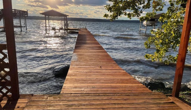 Contemporary Cottage on Seneca Lake - NO OWNERS FEES