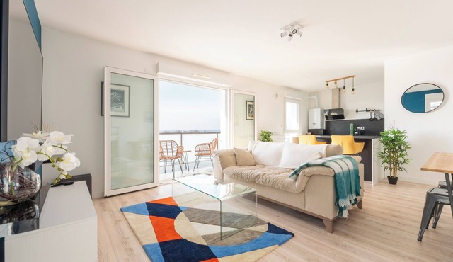 Contemporary Design | Gorgeous Seine View