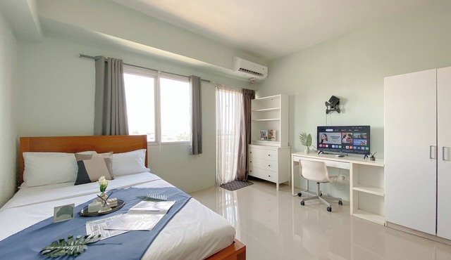 Contemporary Designed Studio Apartment Park View Condominium