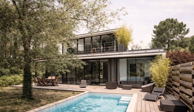 Contemporary forest edge, heated pool, near beaches and golf