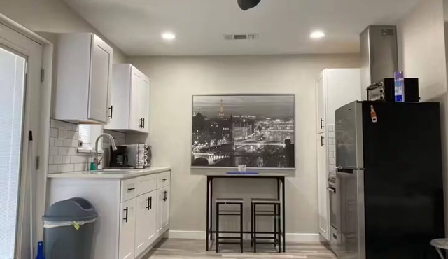 Contemporary Full Studio w/kitchen in McKinney!