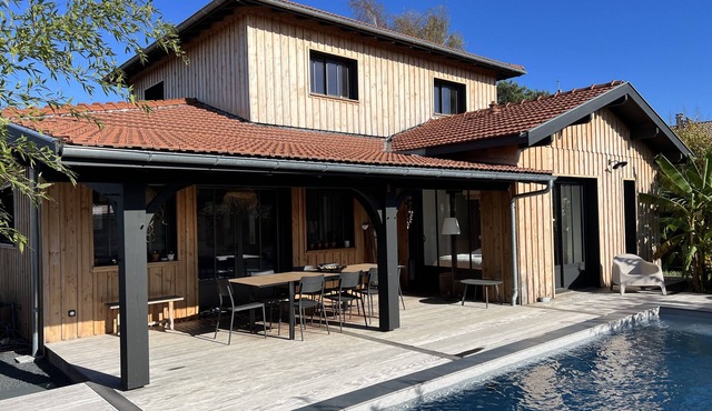 Contemporary villa with heated pool